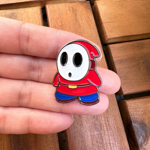 Mario Bros ShyGuy Enamel Pin Brooch - Picture 5 of 5